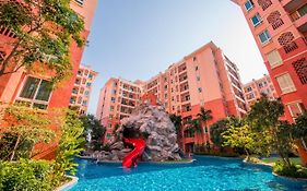 Seven Seas Pattaya Poolside Room ห้องติดสระ