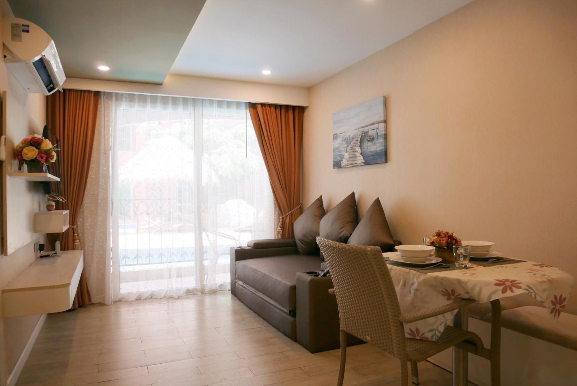 Seven Seas Pattaya Poolside Room ห้องติดสระ Джомтьен Экстерьер фото